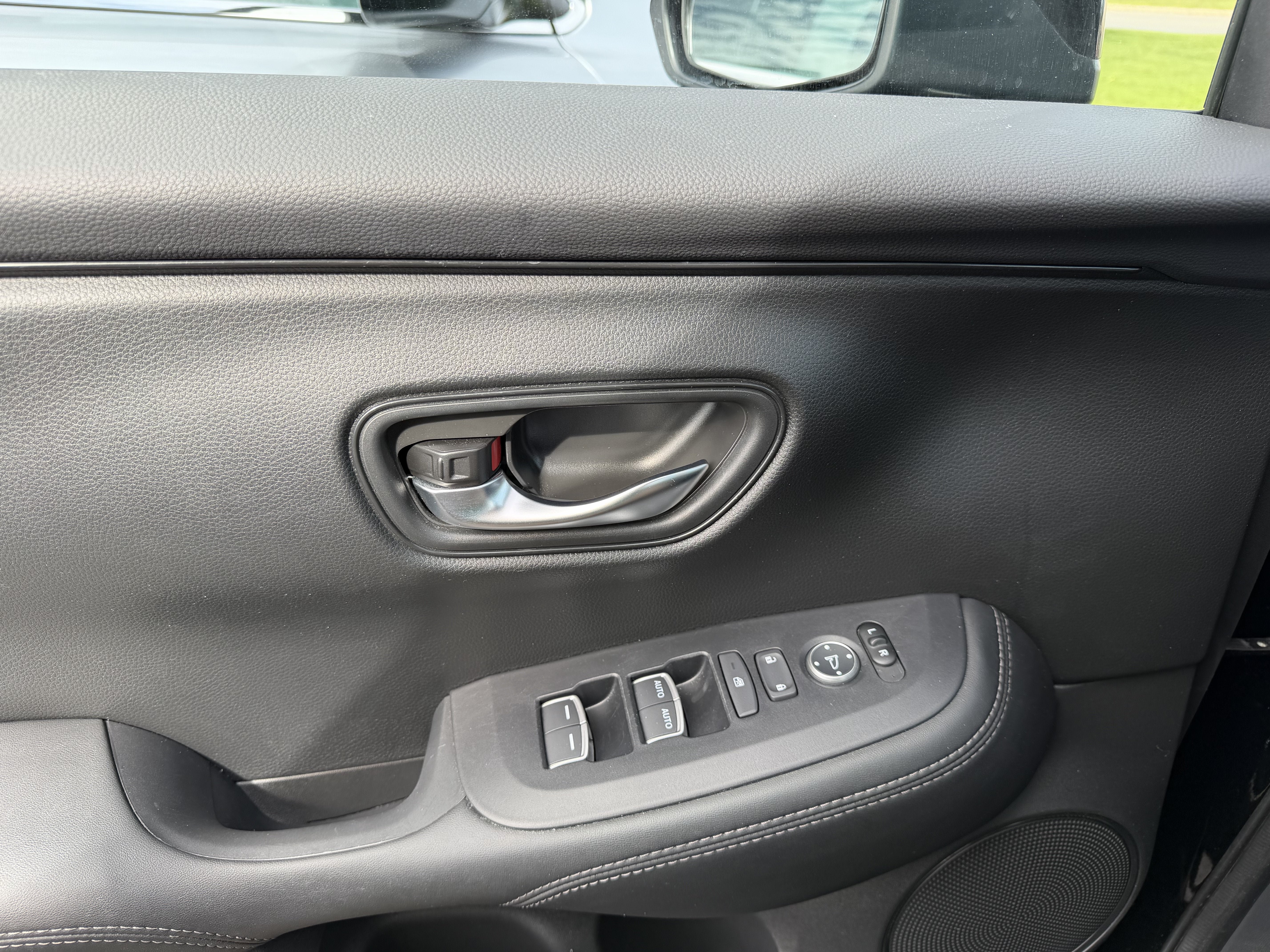 Used 2026 Honda HR-V EX-L image 14