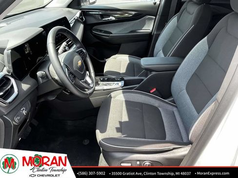 Certified 2024 Chevrolet TrailBlazer LT w/ Convenience Package FWD image 15