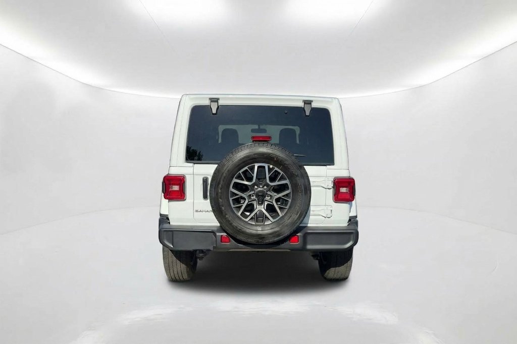 Used 2026 Jeep Wrangler Unlimited Sahara AWD/4WD image 7