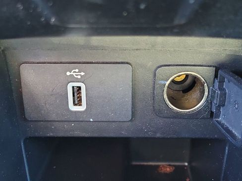 Used 2019 Ford Explorer XLT w/ Equipment Group 201A image 32