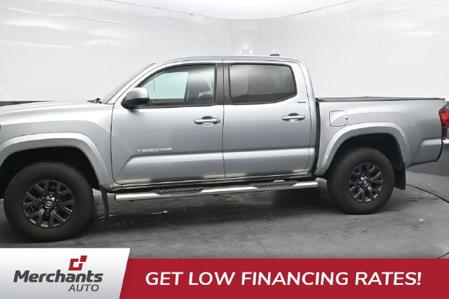 Used 2022 Toyota Tacoma SR5 AWD/4WD image 3