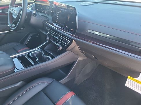 New 2026 Chevrolet Traverse RS image 28