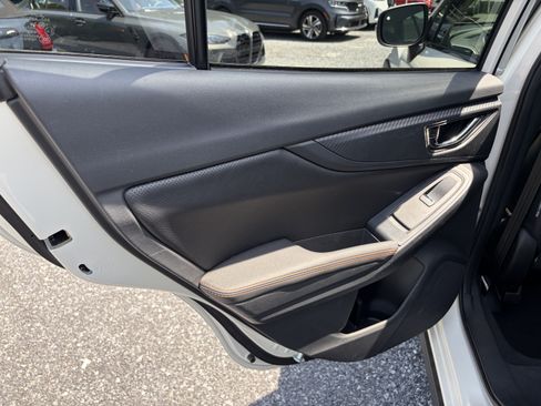 Used 2022 Subaru Crosstrek 2.5i Limited w/ Moonroof Package 2 AWD/4WD image 15
