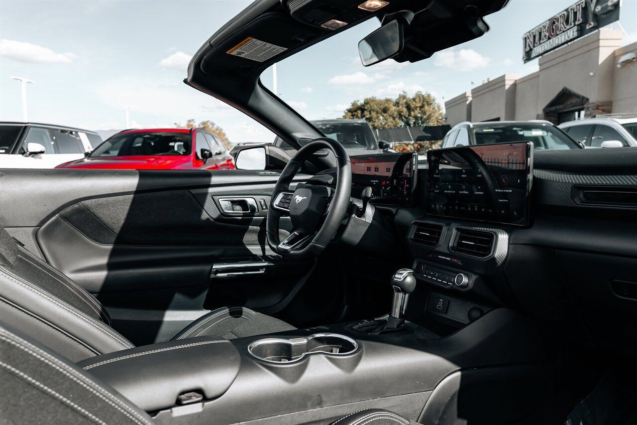 Used 2024 Ford Mustang Convertible RWD image 47