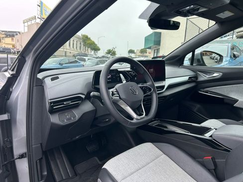 Used 2024 Volkswagen ID.4 2WD image 12