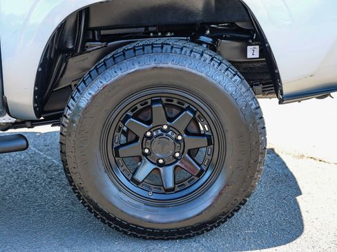 Used 2023 Toyota Tacoma SR w/ SR Convenience Package image 27