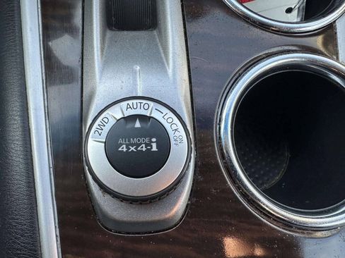 Used 2013 Nissan Pathfinder SL AWD/4WD image 32