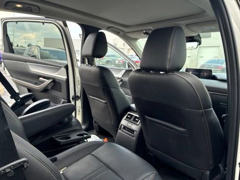 Used 2024 MAZDA CX-90 Plug-In Hybrid w/ Premium Pkg AWD/4WD image 6