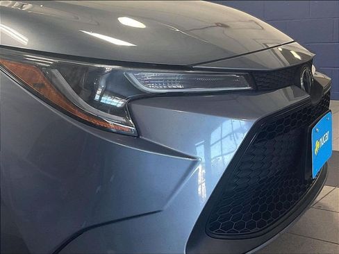Used 2022 Toyota Corolla LE FWD image 30