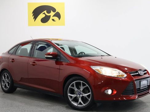Used 2014 Ford Focus SE w/ Equipment Group 201A image 2