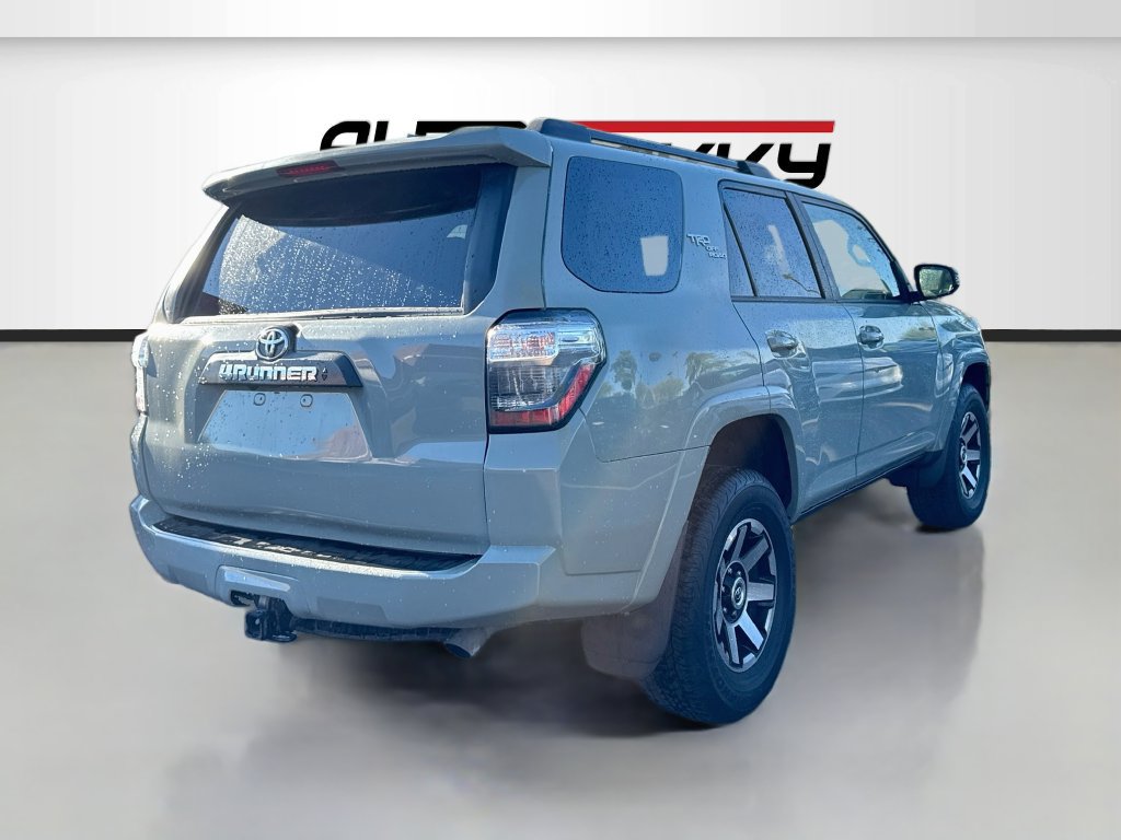 Used 2023 Toyota 4Runner TRD Off-Road Premium AWD/4WD image 7