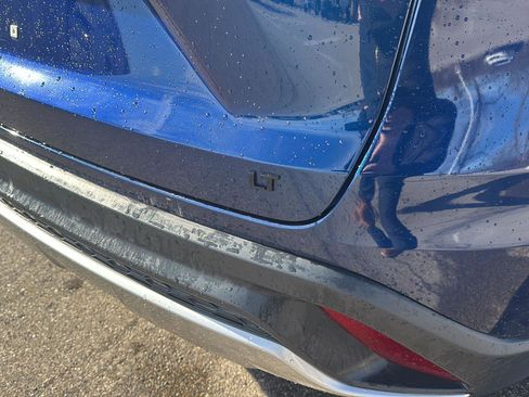 Used 2024 Chevrolet Trax LT w/ LT Convenience Package image 6