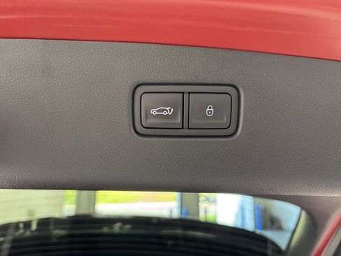 Used 2025 Genesis GV70 2.5T AWD/4WD image 33