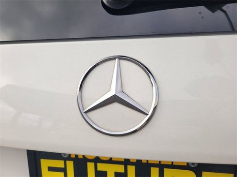 Used 2021 Mercedes-Benz GLB 250 4MATIC image 10