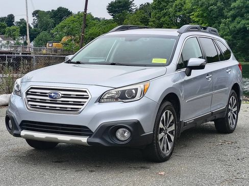 Used 2016 Subaru Outback 2.5i Limited AWD/4WD image 3