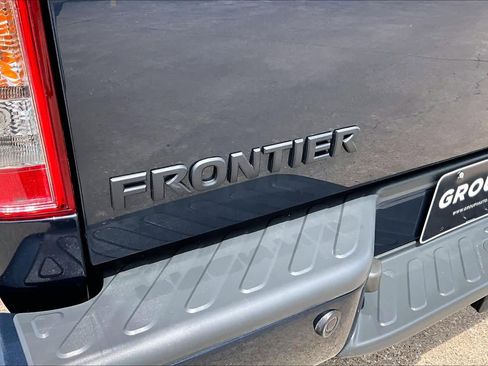 Used 2020 Nissan Frontier SV w/ Midnight Edition Floor Mats AWD/4WD image 30