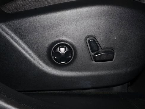 Used 2020 Jeep Cherokee Limited image 34