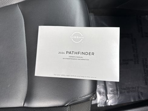 Used 2024 Nissan Pathfinder SL image 34