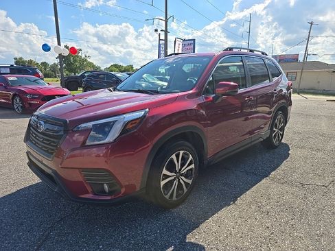 Used 2023 Subaru Forester Limited image 18