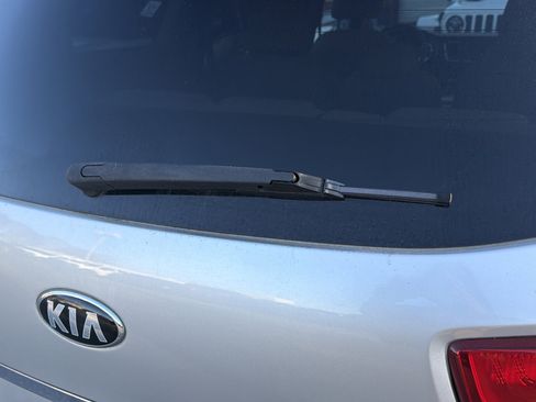 Used 2016 Kia Sedona LX w/ Option Group 020 image 9