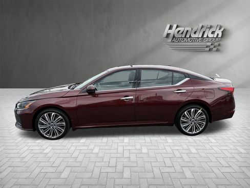 Used 2023 Nissan Altima 2.5 SL AWD/4WD image 7