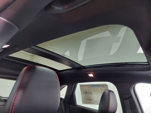 New 2025 Ford Escape ST-Line w/ Tech Pack #1 AWD/4WD image 4
