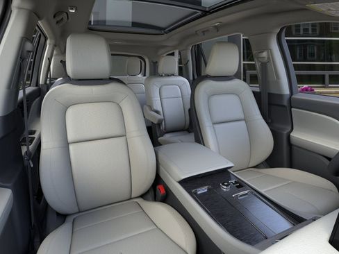 New 2026 Lincoln Aviator Reserve w/ Illumination Package AWD/4WD image 10