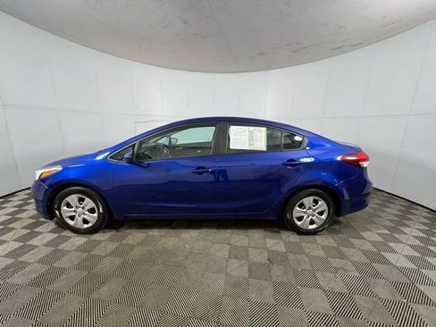 Used 2017 Kia Forte LX w/ LX Popular Package image 2