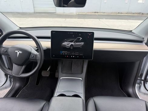 Used 2022 Tesla Model Y Long Range AWD/4WD image 13
