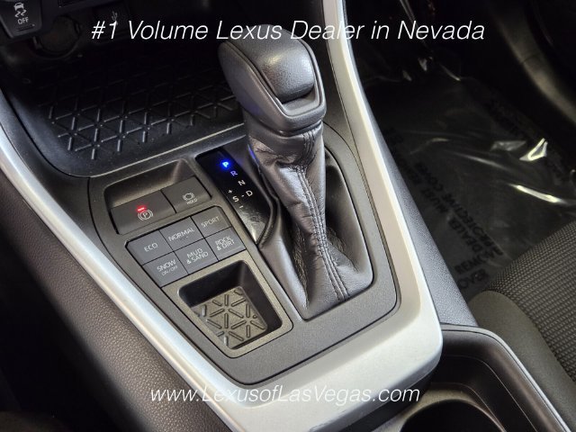 Used 2021 Toyota RAV4 LE AWD/4WD image 37