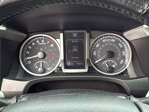 Used 2022 Toyota Tacoma SR5 RWD image 31
