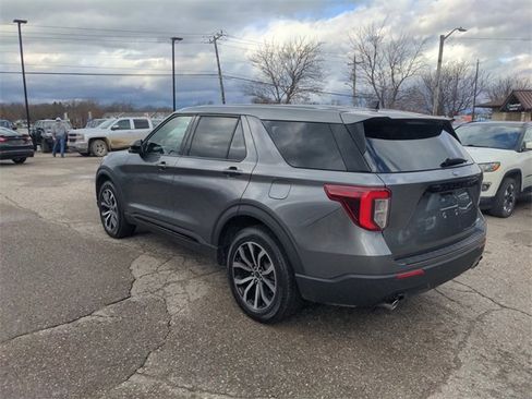 Certified 2022 Ford Explorer ST-Line image 3