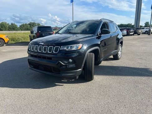 Used 2022 Jeep Compass Latitude AWD/4WD image 4