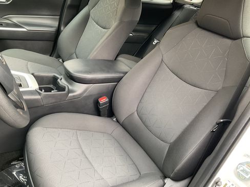 Used 2024 Toyota RAV4 XLE image 30