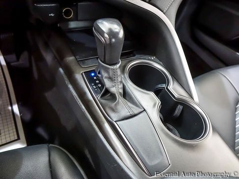 Used 2021 Toyota Camry SE FWD image 23