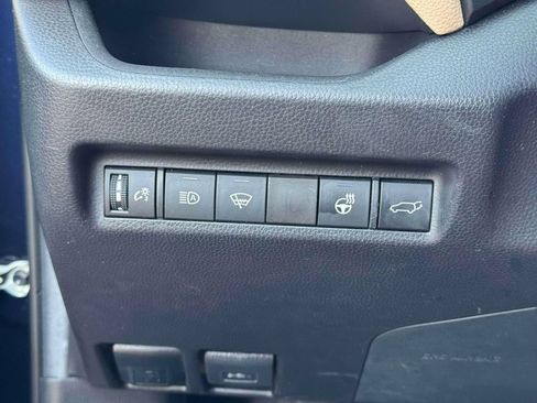 Used 2021 Toyota RAV4 XLE Premium AWD/4WD image 22