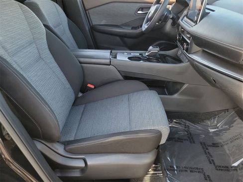 Used 2023 Nissan Rogue SV image 19