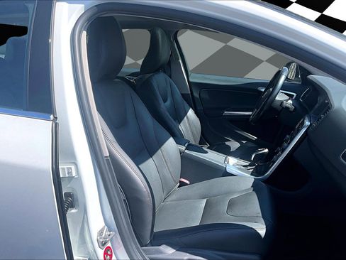 Used 2015 Volvo S60 T5 Premier image 7