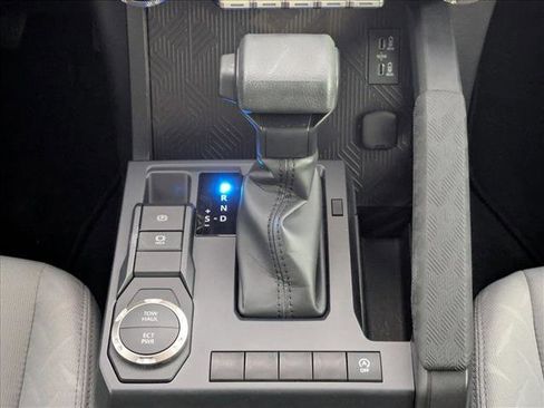 Certified 2025 Toyota Tacoma SR5 image 12