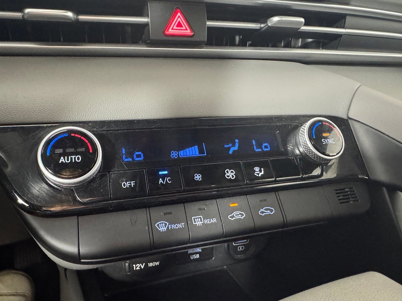 Used 2023 Hyundai Elantra SEL w/ Winter Weather Package FWD image 21