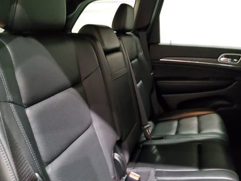 Used 2020 Jeep Grand Cherokee Limited w/ Luxury Group II AWD/4WD image 18