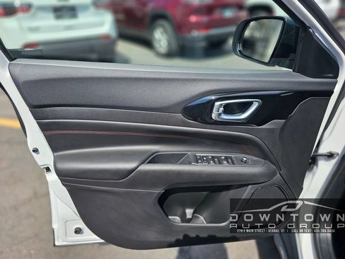 New 2026 Jeep Compass Trailhawk AWD/4WD image 23