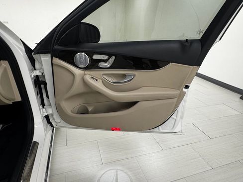 Used 2018 Mercedes-Benz C 300 4MATIC Sedan image 13