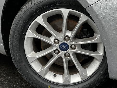 Used 2020 Ford Fusion SE image 7