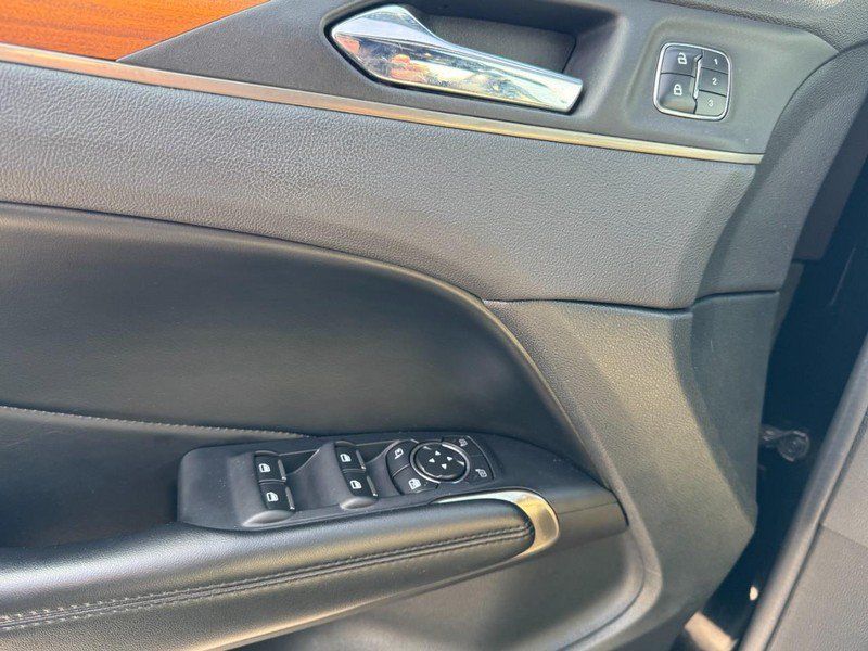 Used 2017 Lincoln MKC Select w/ Select Plus Package AWD/4WD image 25