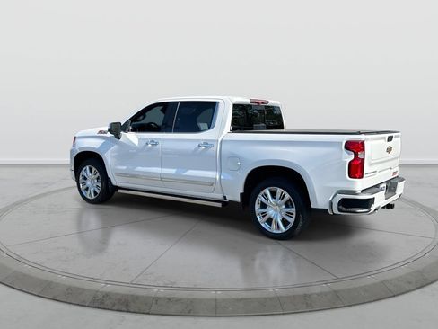 Used 2023 Chevrolet Silverado 1500 High Country w/ Technology Package AWD/4WD image 6