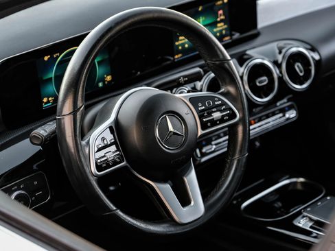 Used 2019 Mercedes-Benz A 220 4MATIC image 19