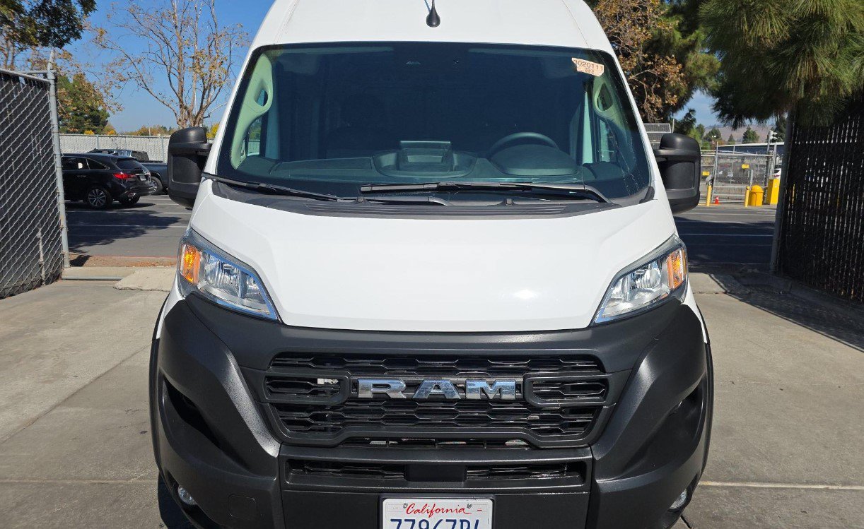 Used 2024 RAM ProMaster 2500 w/ Premium Convenience Group FWD image 3