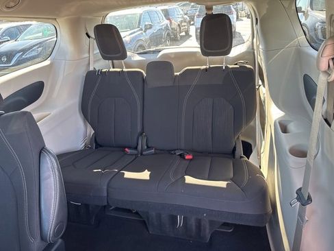 Used 2024 Chrysler Voyager LX image 23