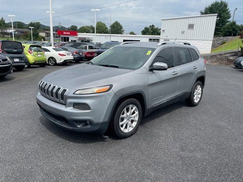 Used 2015 Jeep Cherokee Latitude image 4